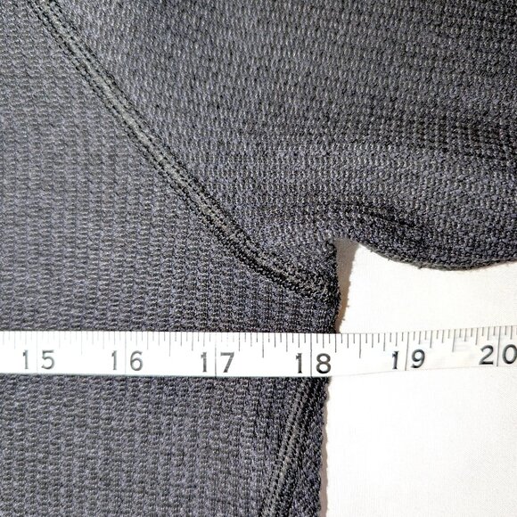 Kuhl | Petra Waffle Turtleneck Base Layer Charcoal Gray Outdoors | Size Small - Picture 13 of 14